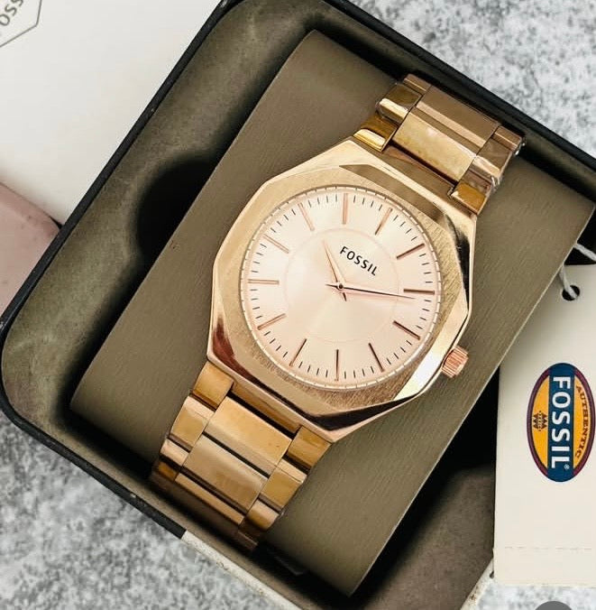 Fossil Everett – Black Dial Stainless Steel Watch ⌚