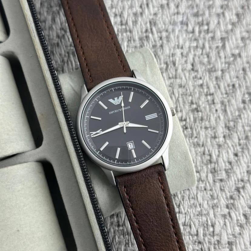 Timeless elegance, signed by Emporio Armani.