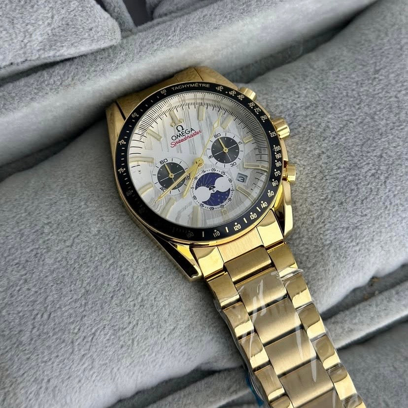 Timeless luxury that speaks without words. ⌚